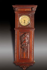 WORKING WALL PENDULUM CLOCK WITH SCULPTURE - Master Gioacchino Meluzzi from Imola - Neo-Renaissance art